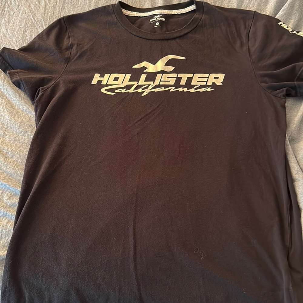 Men’s Hollister T-shirt